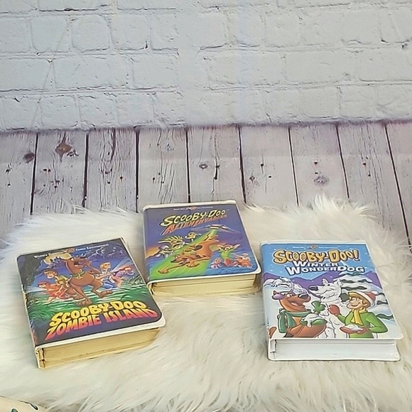 Scooby-Doo VHS Tape Movie Bundle Alien Invaders Zombie Island Winter Wonderdog - Picture 5 of 17